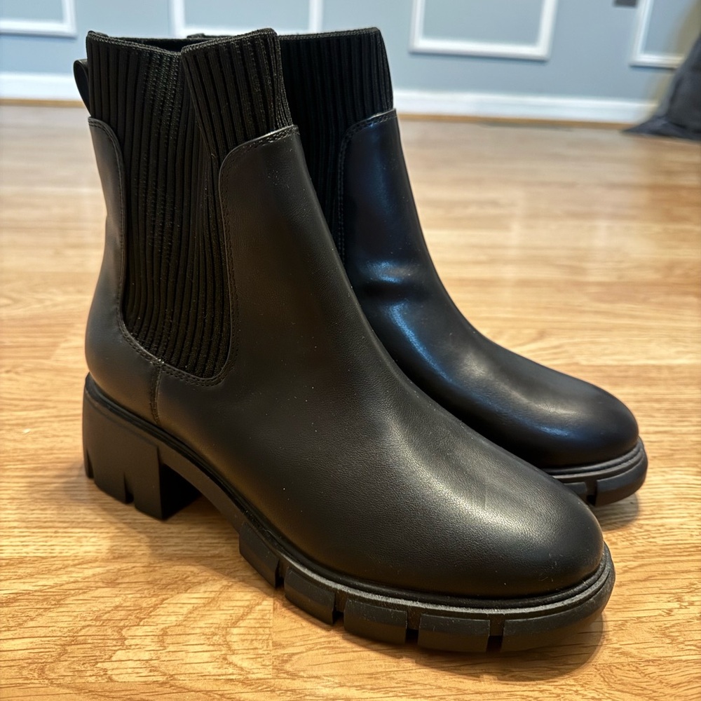 Women’s Black Chelsea Boots